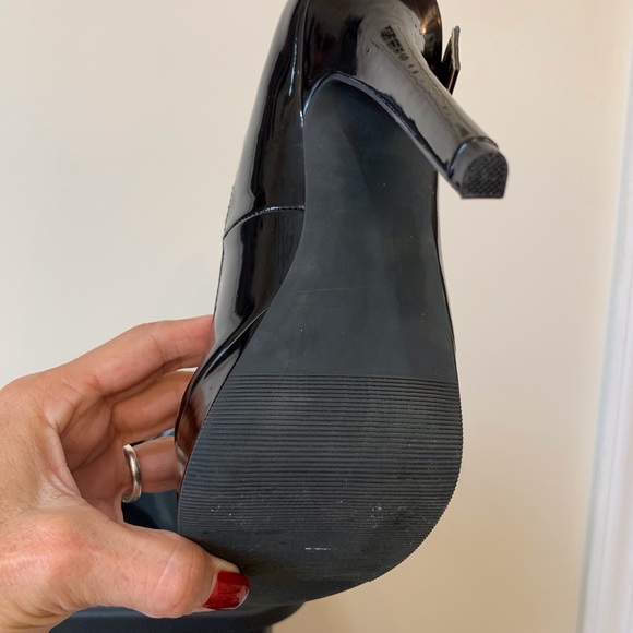 Pumps. Can’t wear them anymore - Picture 4 of 5